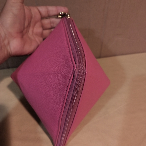 Casa Lopez Piramid Pebbled Leather Bag. - Picture 10 of 15